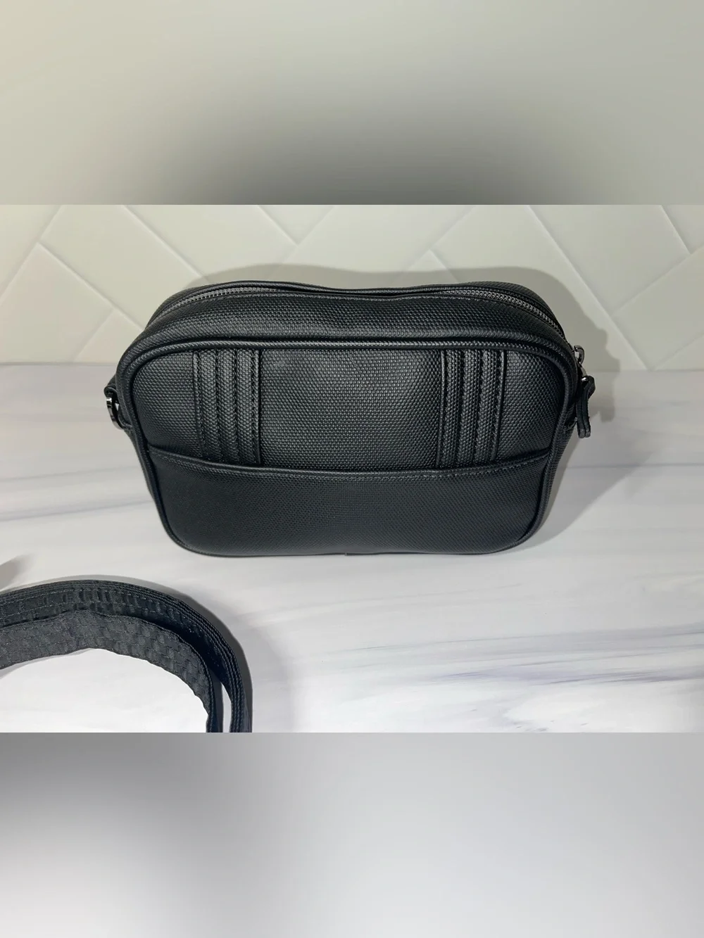 Lug Mingle Matte Luxe VL compact crossbody - black - excellent condition!